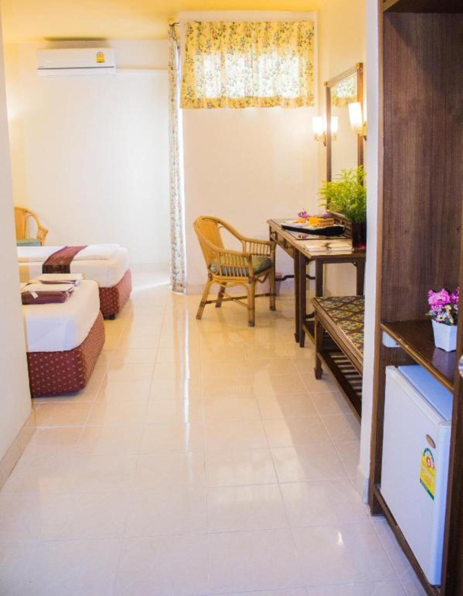 People Place Boutique In Town - Sha Extra Hotel